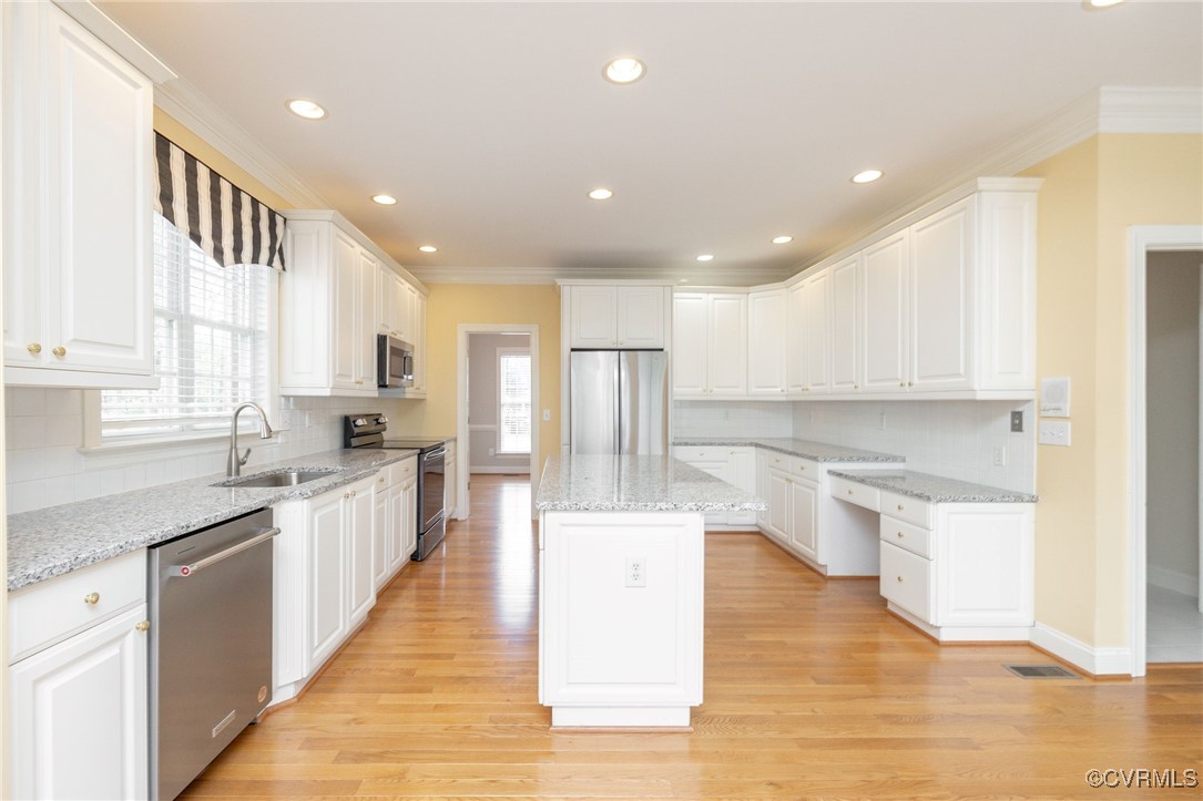 438 Ziontown Road Henrico, VA 23229 - Photo 9 of 32 New Granite, Refrigerator, DW & Sink