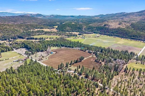 $380,000 | 2068 Addy-Gifford Road, Addy, WA 99101