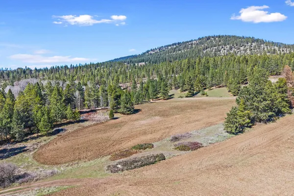 $380,000 | 2068 Addy-Gifford Road, Addy, WA 99101