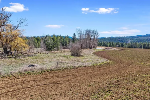 $380,000 | 2068 Addy-Gifford Road, Addy, WA 99101