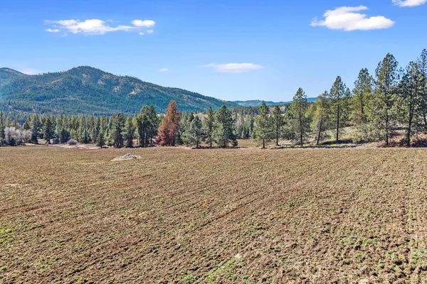 $380,000 | 2068 Addy-Gifford Road, Addy, WA 99101