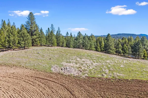 $380,000 | 2068 Addy-Gifford Road, Addy, WA 99101