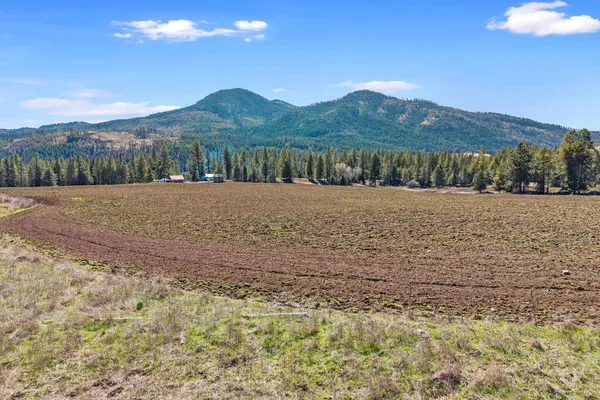 $380,000 | 2068 Addy-Gifford Road, Addy, WA 99101