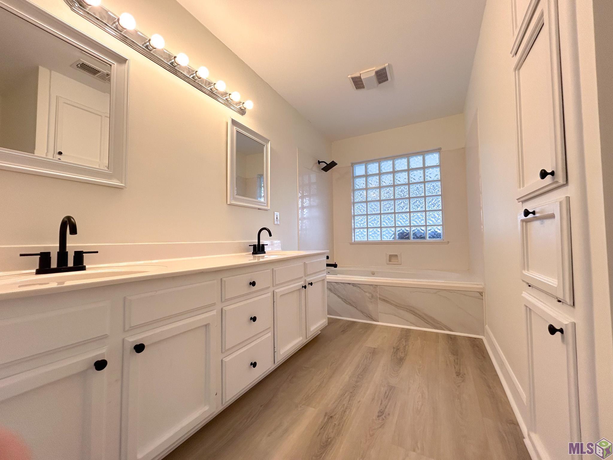 3723 Soledad Avenue Baton Rouge, LA 70816 - Photo 5 of 15 Primary Bathroom