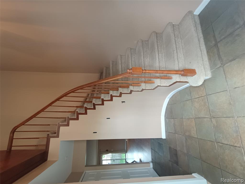 112 Stratford Lane Rochester Hills, MI 48309 - Photo 13 of 37