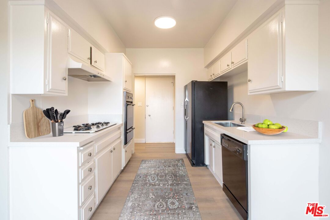 1677 Westholme Avenue Los Angeles, CA 90024 - Photo 18 of 43