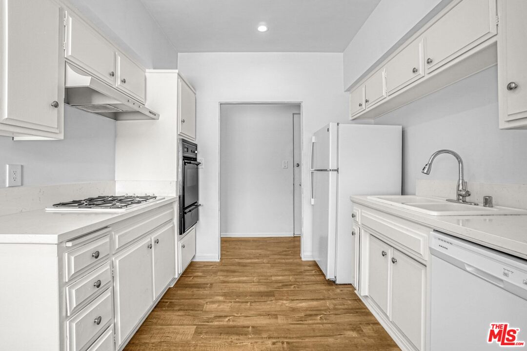 1677 Westholme Avenue Los Angeles, CA 90024 - Photo 19 of 43