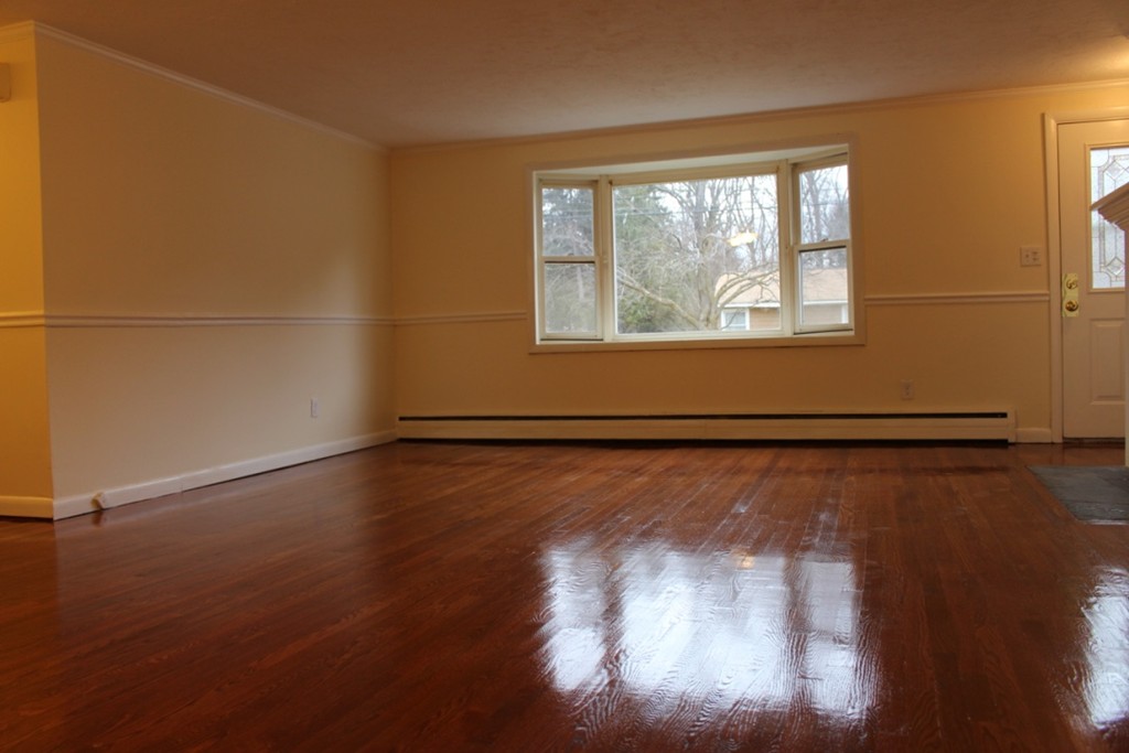 22 Lilian Road Framingham, MA 01701 - Photo 3 of 18 Gallery Image 3