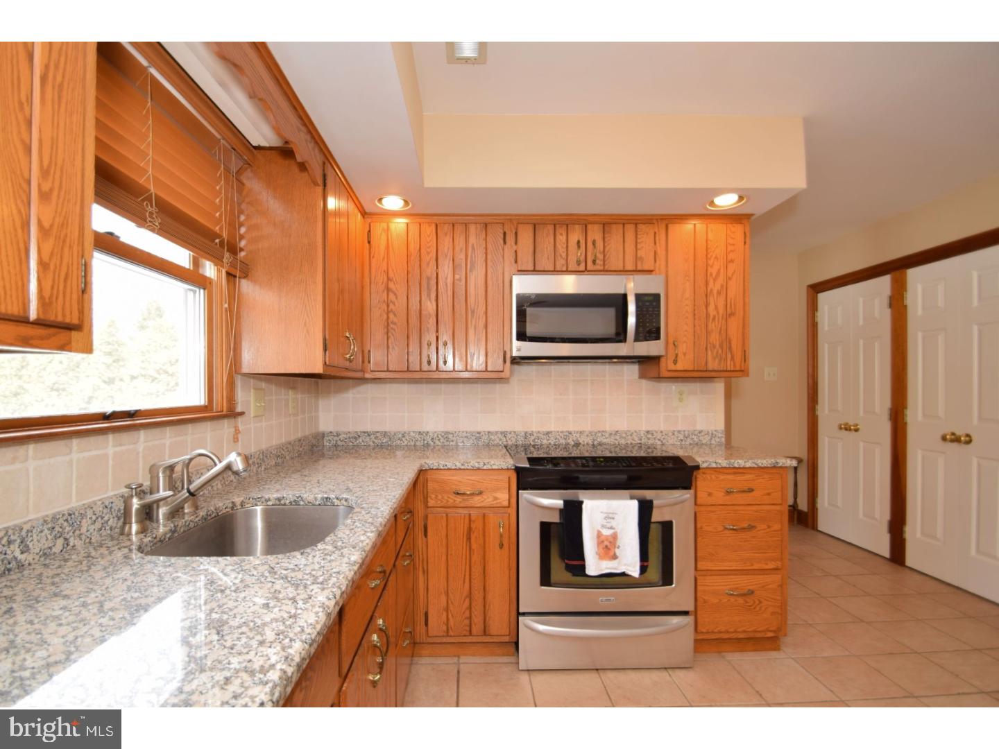 101 Ridgeview Lane Doylestown, PA 18901 - Photo 8 of 25