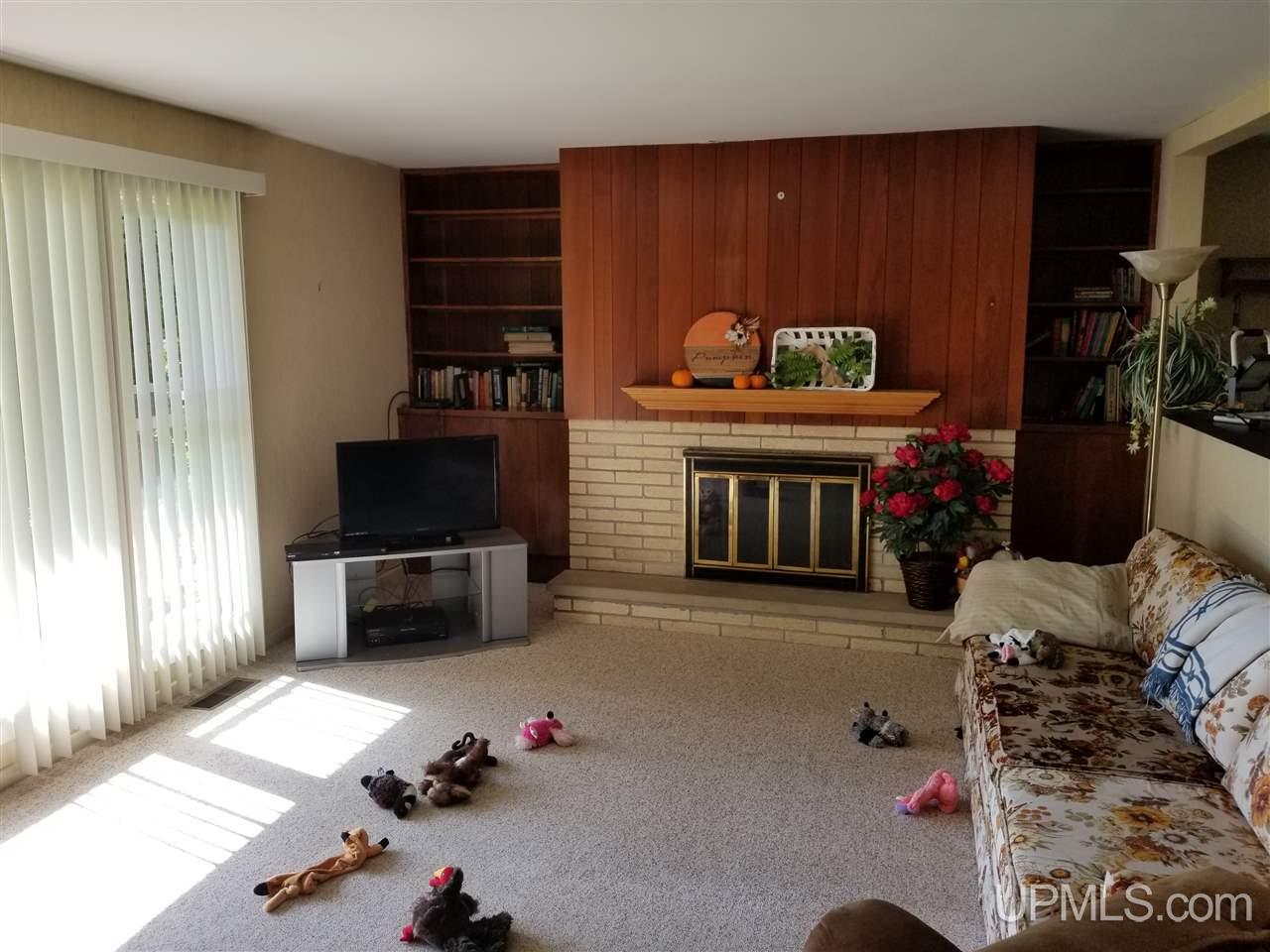 1490 15.5 Road Bark River, MI 49807 - Photo 2 of 9