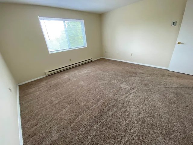 $2,052 | 95 Powers Street, Unit 84, Milford, NH 03055