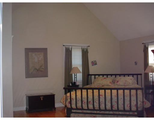 6 Thornton Road Waltham, MA 02453 - Photo 5 of 8