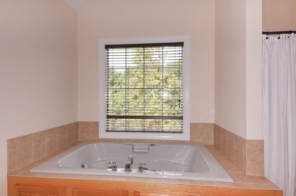 607 Old Farm Road Franklin, MA 02038 - Photo 16 of 23 Gallery Image 16