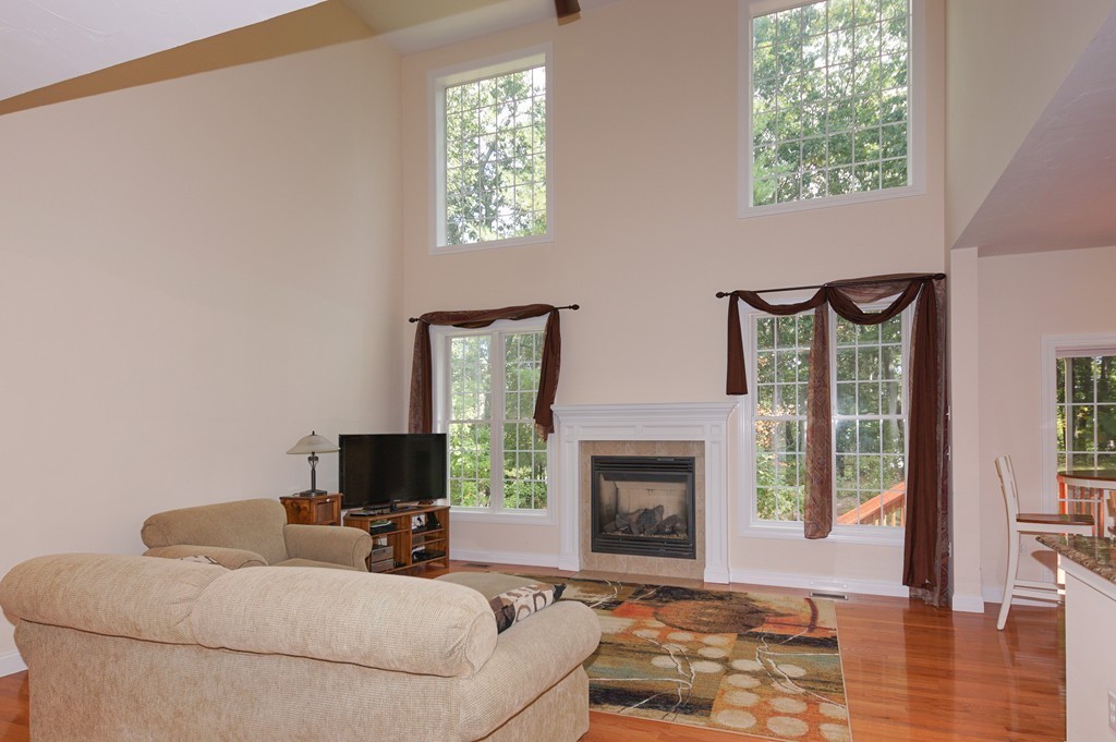 607 Old Farm Road Franklin, MA 02038 - Photo 2 of 23 Gallery Image 2