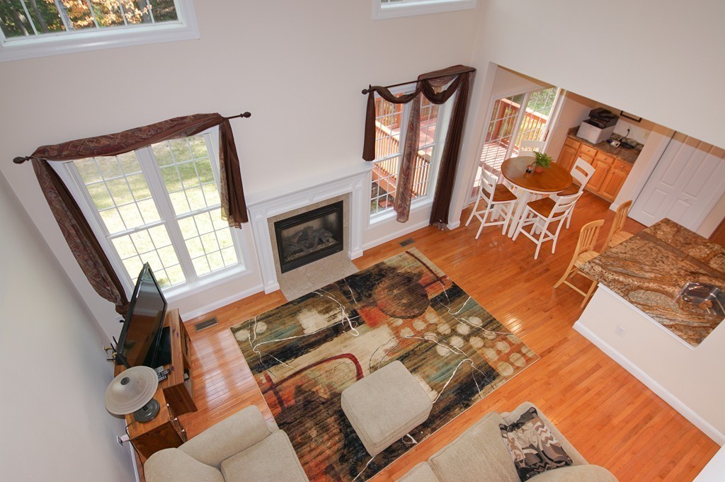 607 Old Farm Road Franklin, MA 02038 - Photo 4 of 23 Gallery Image 4