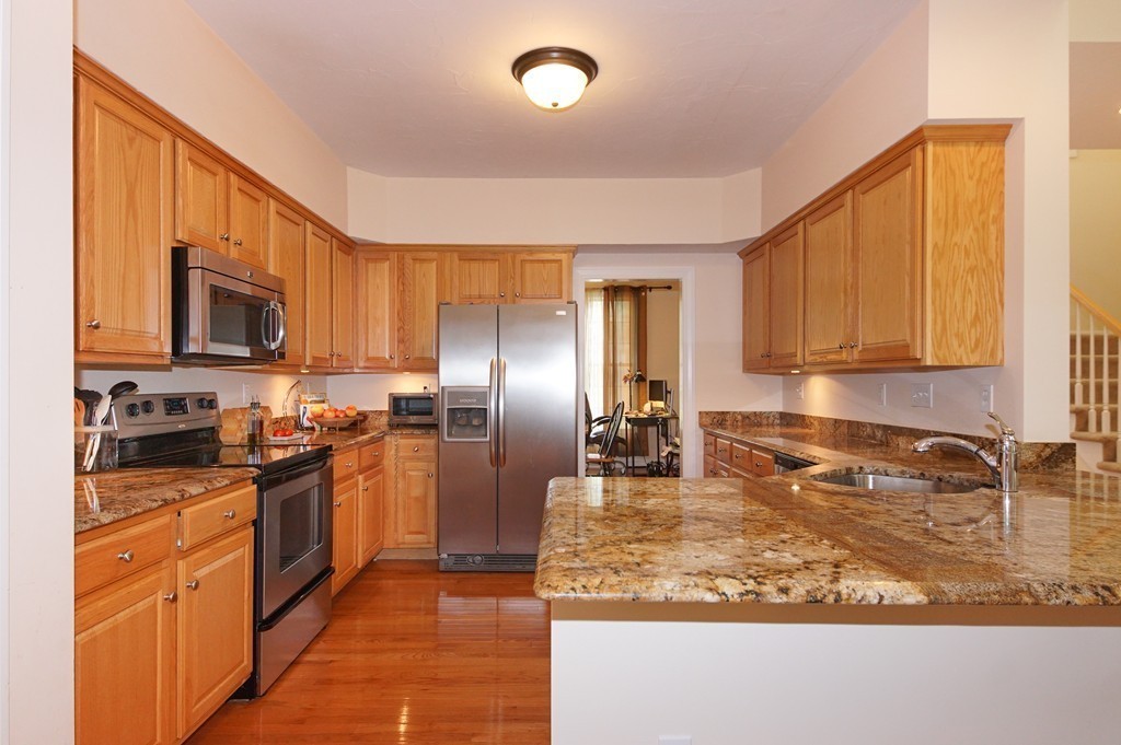 607 Old Farm Road Franklin, MA 02038 - Photo 5 of 23 Gallery Image 5