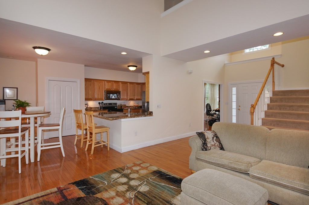 607 Old Farm Road Franklin, MA 02038 - Photo 9 of 23 Gallery Image 9