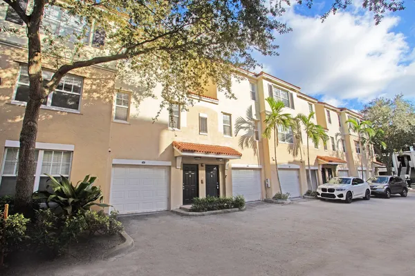$439,000 | 5860 West Sample Road, Unit 204, Coral Springs, FL 33067