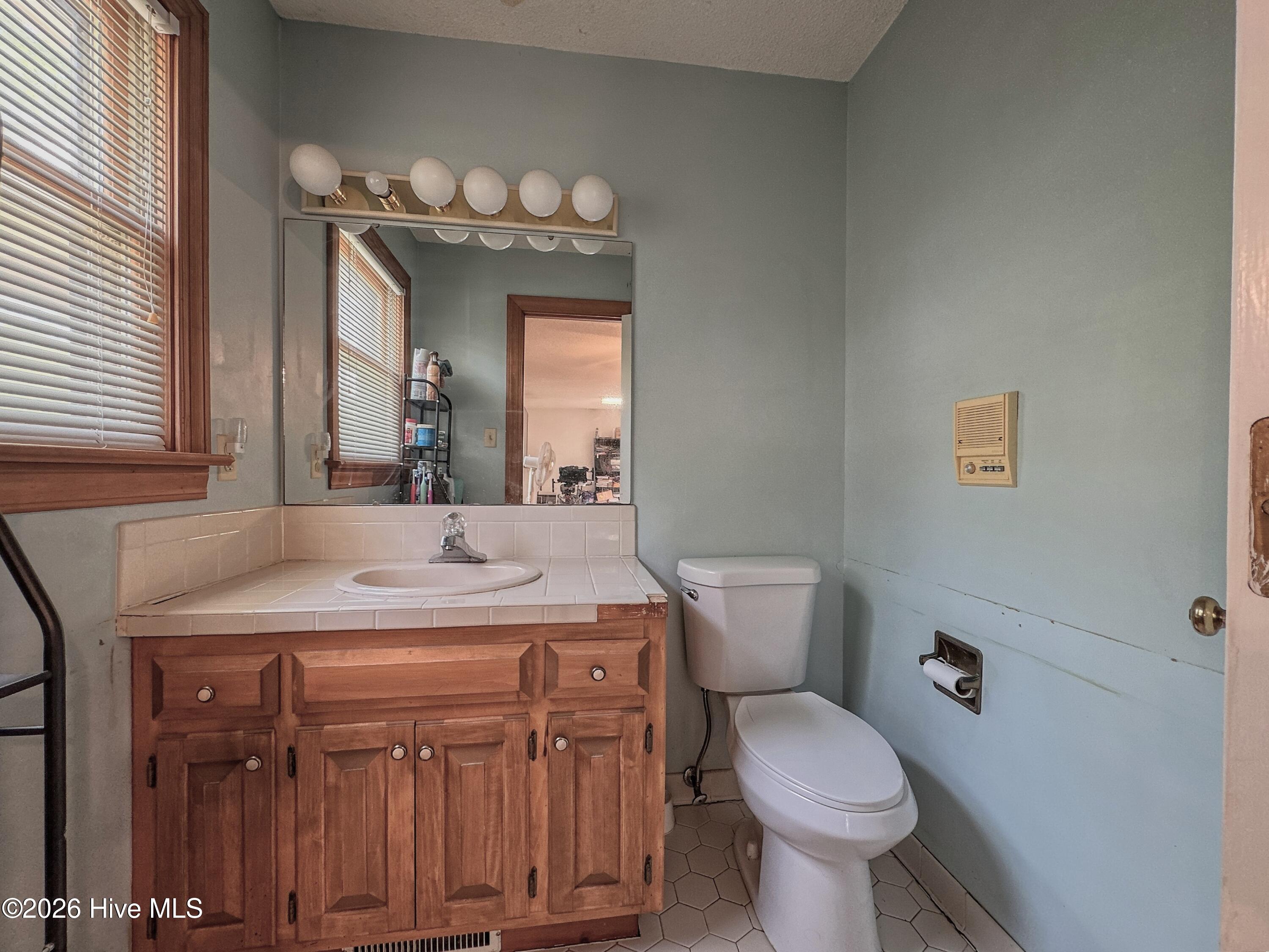 5493 Autry Road Rocky Mount, NC 27803 - Photo 28 of 51 1/2 bath suite