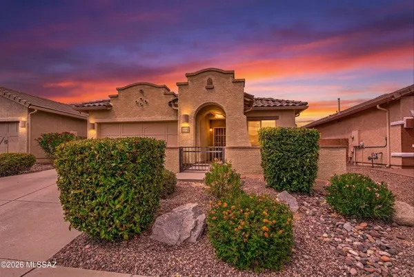 $409,999 | 1106 West Montelupo Drive, Tucson, AZ 85755
