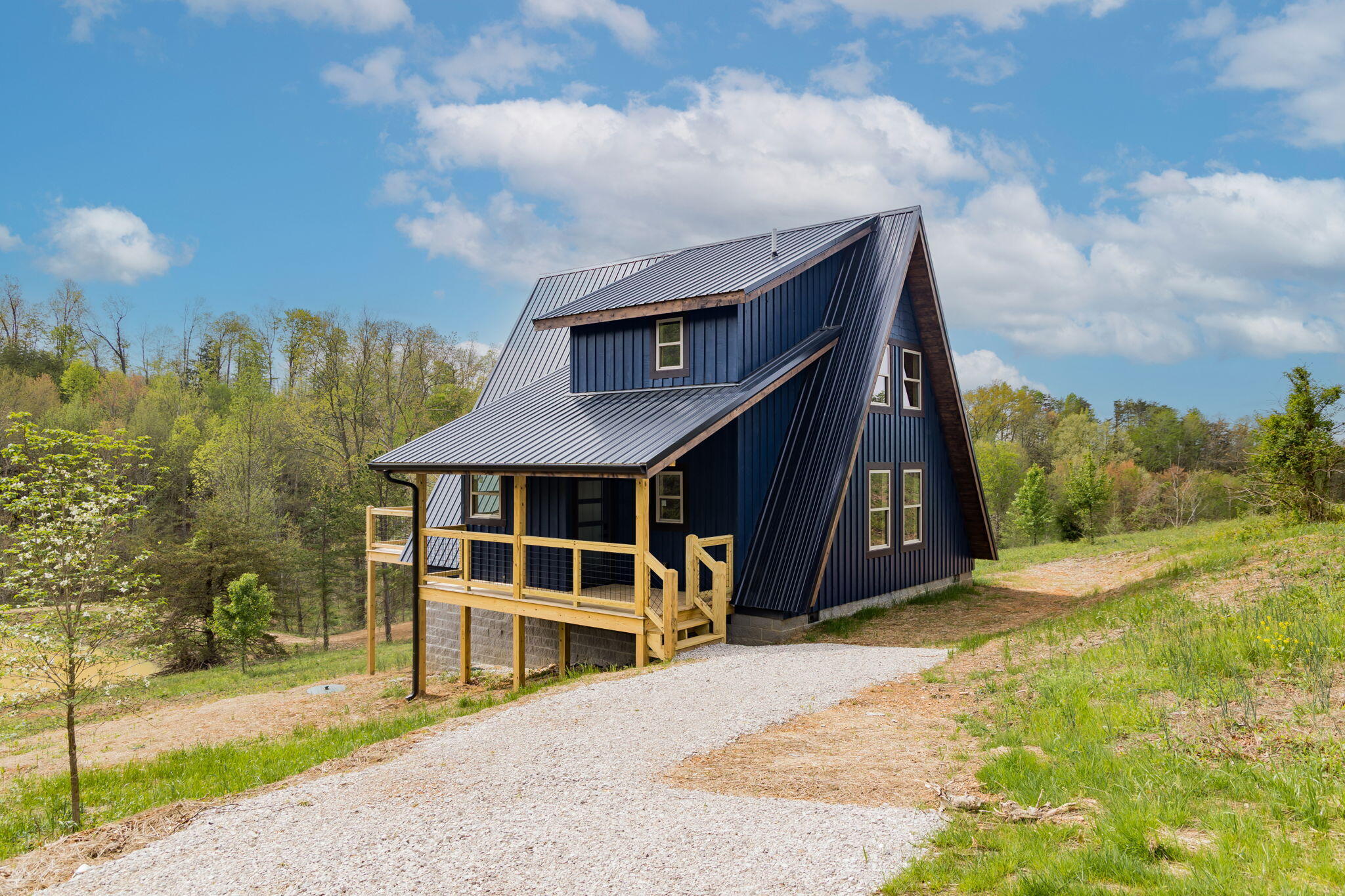 210 Hawks Point Road Beattyville, KY 41311 - Photo 8 of 34 8-web-or-mls-FO7A1321