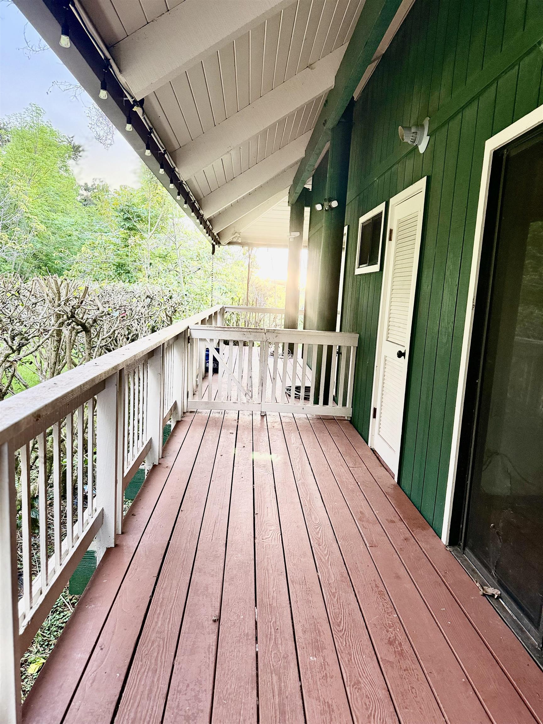 2400 Piiholo Road Makawao, HI 96768 - Photo 19 of 45 a view of balcony with wooden floor
