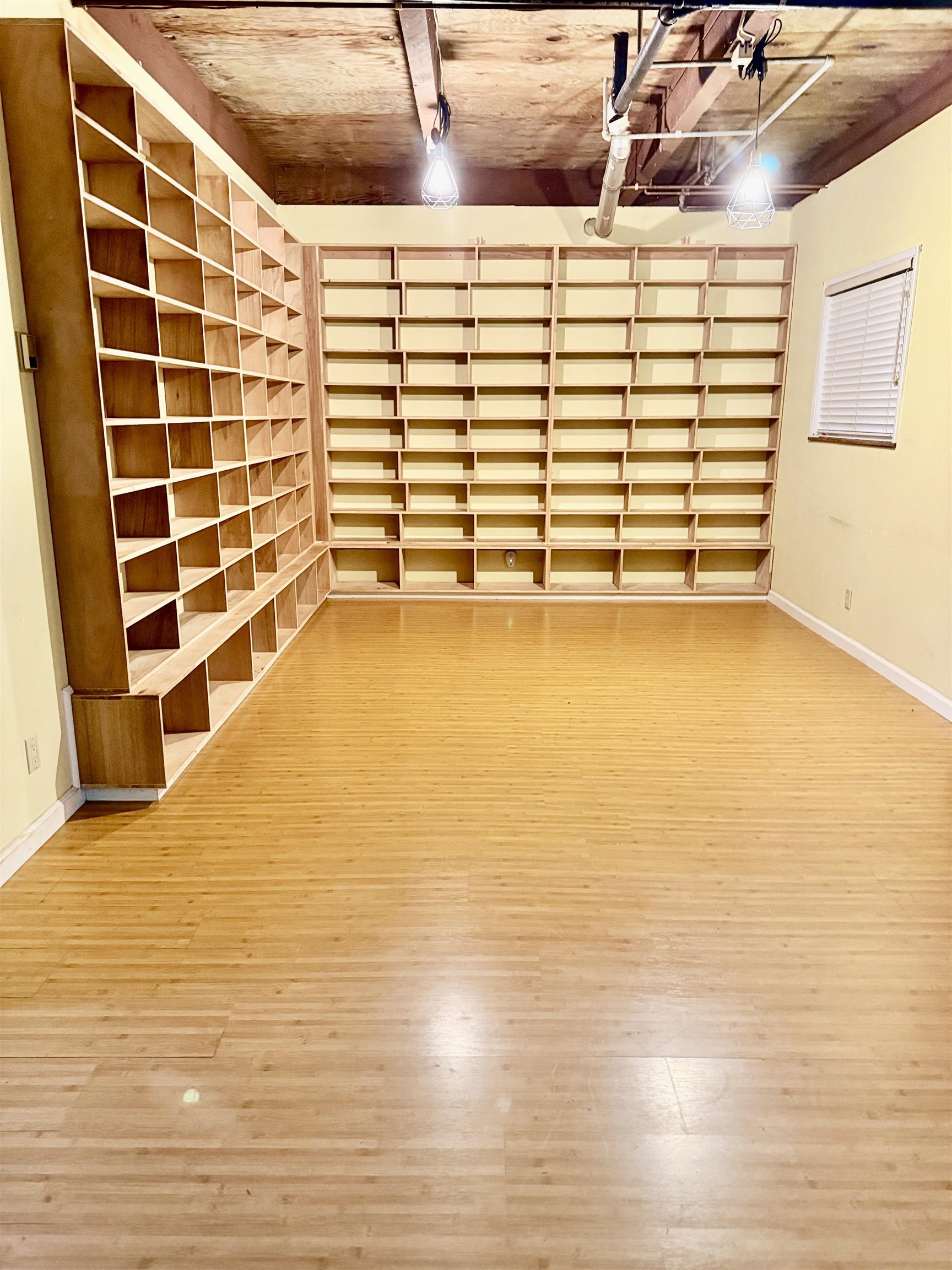 2400 Piiholo Road Makawao, HI 96768 - Photo 38 of 45 a view of an empty room with a window
