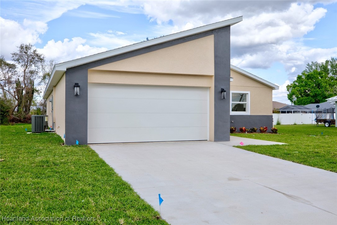 121 Grape Road Northwest Lake Placid, FL 33852 - Photo 3 of 27 Gallery Image 3