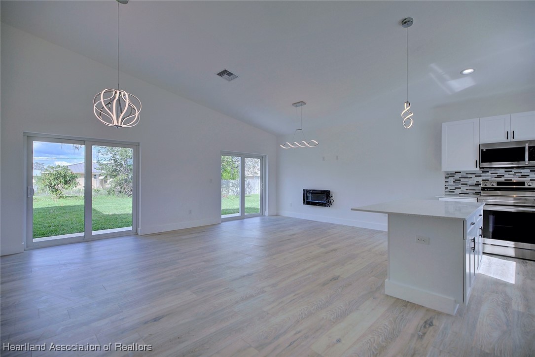 121 Grape Road Northwest Lake Placid, FL 33852 - Photo 4 of 27 Gallery Image 4