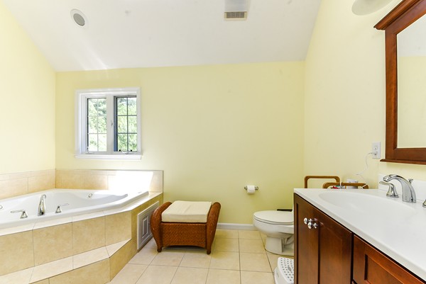 6 Applewood Road Norfolk, MA 02056 - Photo 11 of 17 Gallery Image 11