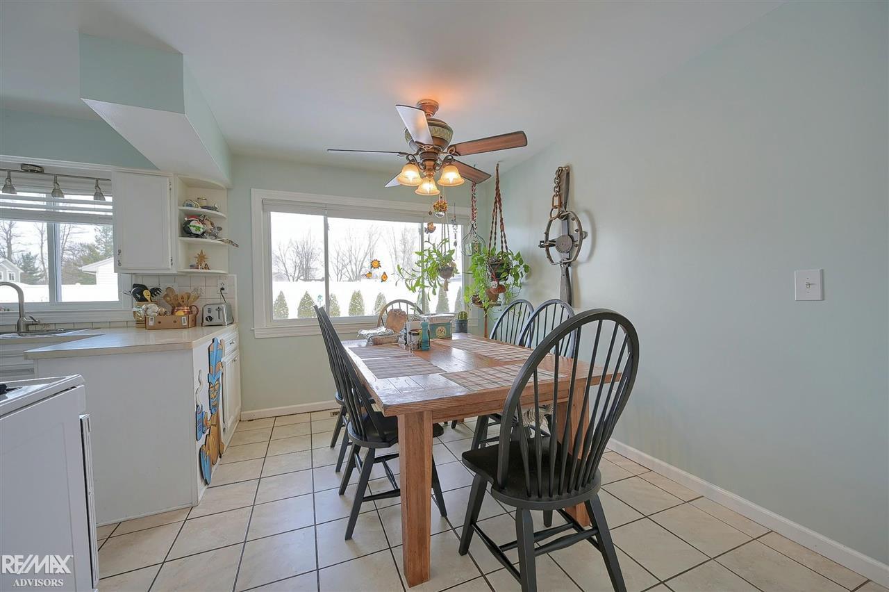 1811 Morley Avenue Rochester, MI 48307 - Photo 13 of 41 50063276-12.JPG