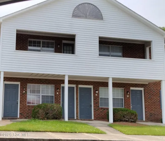 $950 | 1205 East Fire Tower Road, Unit E, Greenville, NC 27858