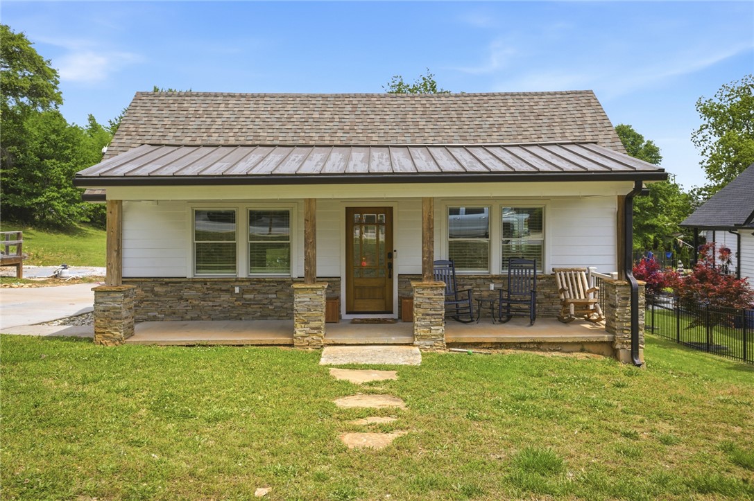 307 South Depot Street Seneca, SC 29678 - Photo 3 of 42