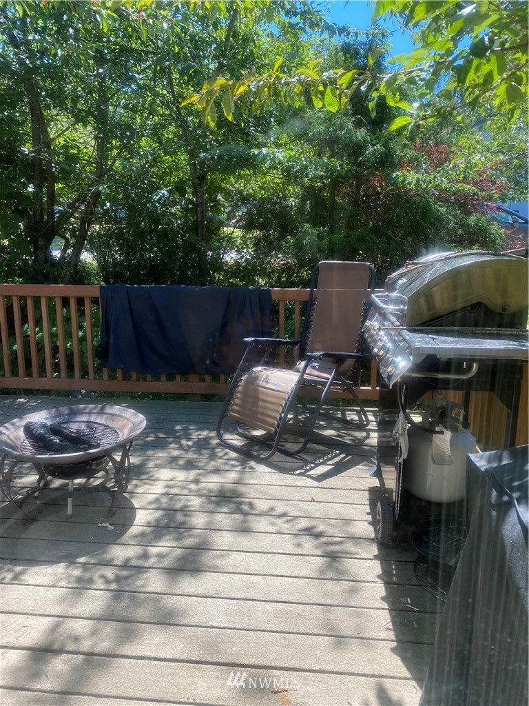 2105 Michigan Street Bellingham, WA 98229 - Photo 38 of 38 a view of a backyard with sitting area
