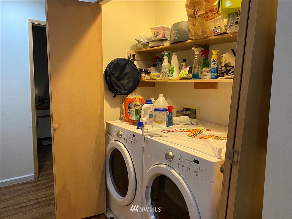 2105 Michigan Street Bellingham, WA 98229 - Photo 7 of 38 a utility room with dryer and washer