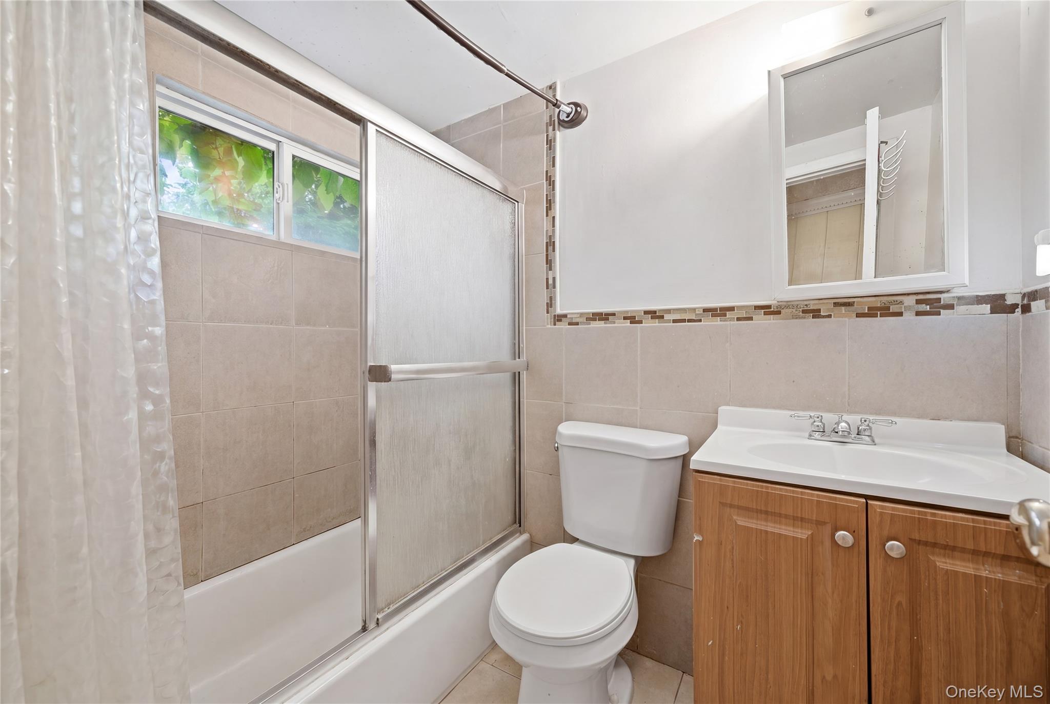175 Candlewood Road Bay Shore, NY 11706 - Photo 20 of 26 bathroom first floor
