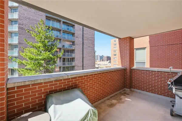 $579,000 | 4900 Central Street, Unit 305, Kansas City, MO 64112