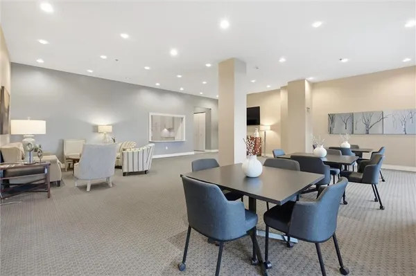 $579,000 | 4900 Central Street, Unit 305, Kansas City, MO 64112