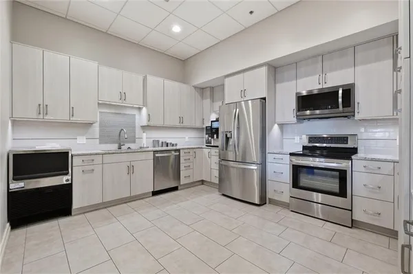 $579,000 | 4900 Central Street, Unit 305, Kansas City, MO 64112