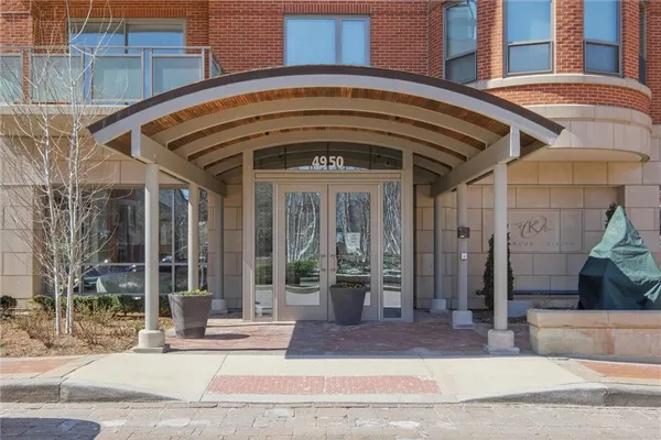 $579,000 | 4900 Central Street, Unit 305, Kansas City, MO 64112