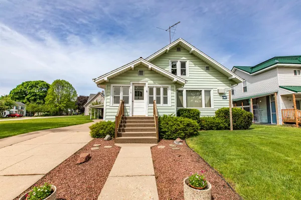$325,000 | 314 South Iowa Street, Dodgeville, WI 53533