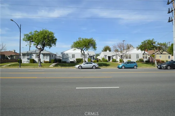 $1,100,000 | 3009 West Victory Boulevard, Burbank, CA 91505