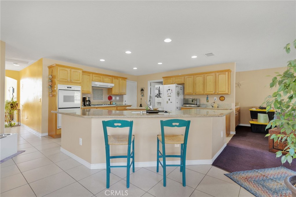 24040 Cuyama Road Apple Valley, CA 92307 - Photo 14 of 51