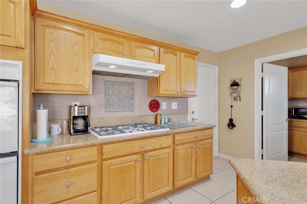 24040 Cuyama Road Apple Valley, CA 92307 - Photo 15 of 51