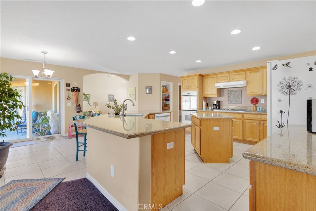 24040 Cuyama Road Apple Valley, CA 92307 - Photo 16 of 51