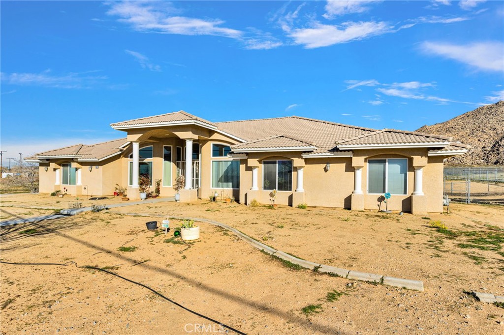 24040 Cuyama Road Apple Valley, CA 92307 - Photo 4 of 51