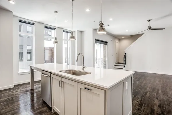$3,500 | 2180 Bennett Avenue, Unit 303, Dallas, TX 75206