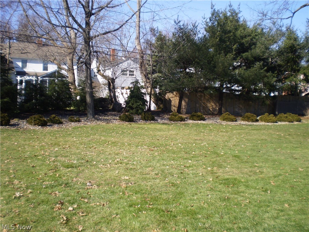 1238 Rae Road Lyndhurst, OH 44124 - Photo 2 of 9