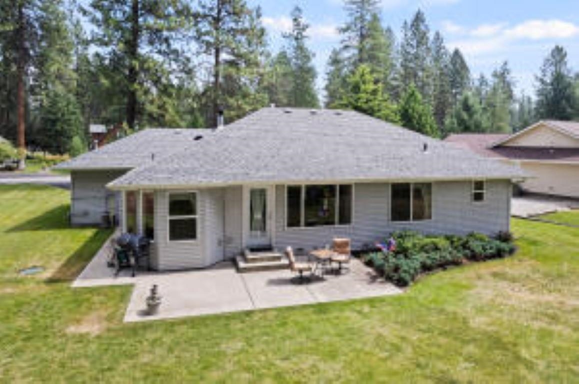 124 West Trappers Loop Chewelah, WA 99109 - Photo 2 of 22