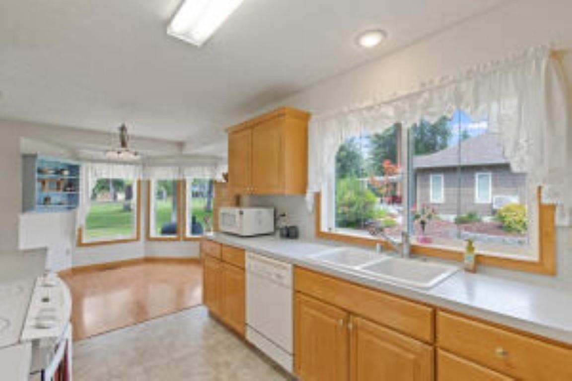 124 West Trappers Loop Chewelah, WA 99109 - Photo 5 of 22